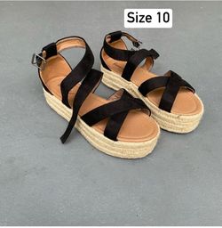 New women’s shoes size 10