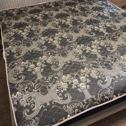 King Size Mattress (3 Months Old) + Box Springs – Excellent Condition