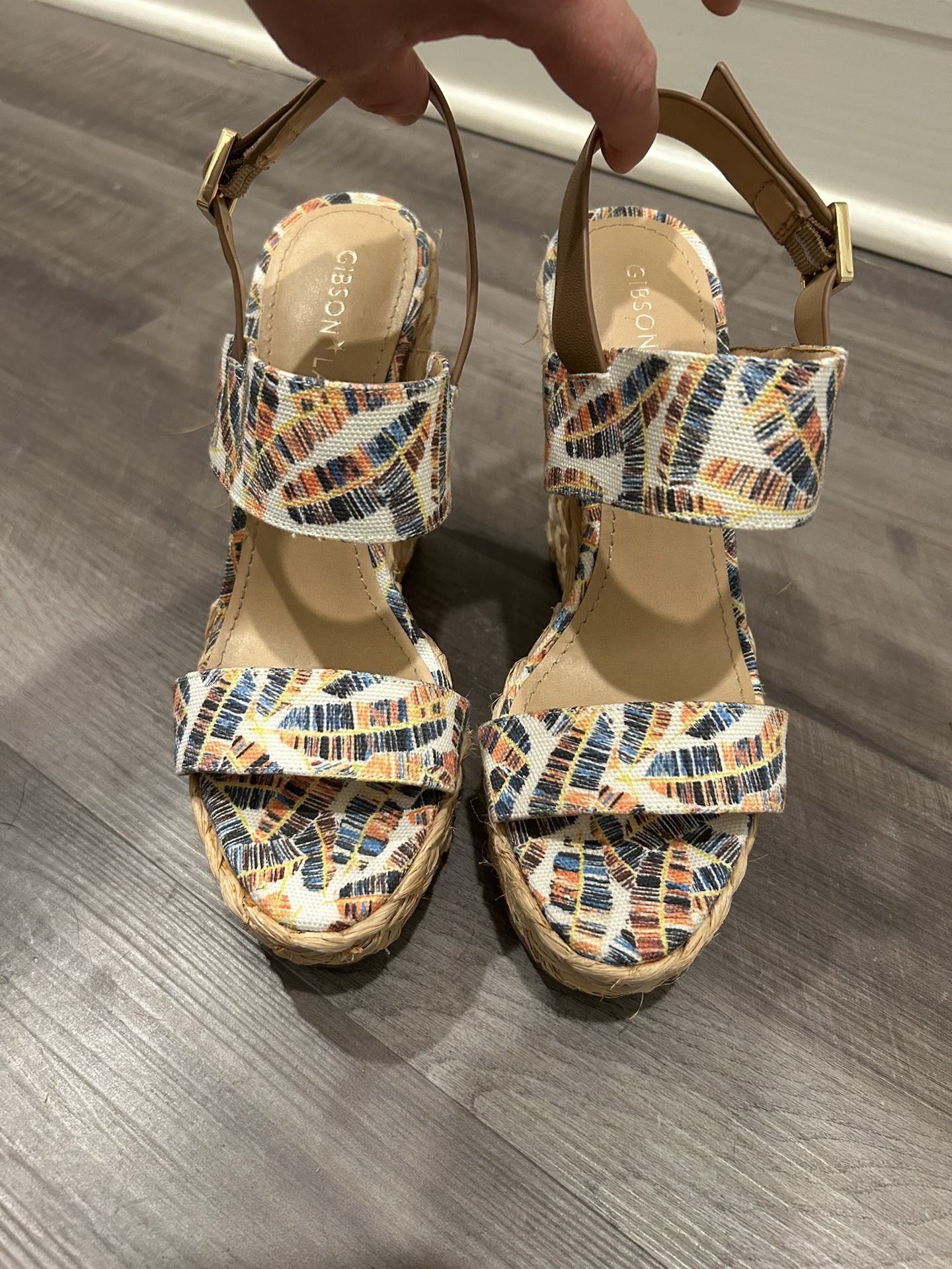 Gibson Latimer wedge| floral | size 7.5