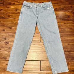 🔥Men’s Levi’s Relaxed Fit Light Blue Denim Jeans (size 38/32)🔥
