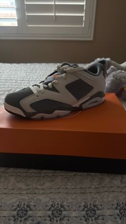 BRAND NEW NEVER WORN** Jordan 6 Retro Low Paris Saint-Germain