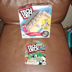 Tech Deck 3 Skateboards 1 Still In Case And Ramp Skatepark 