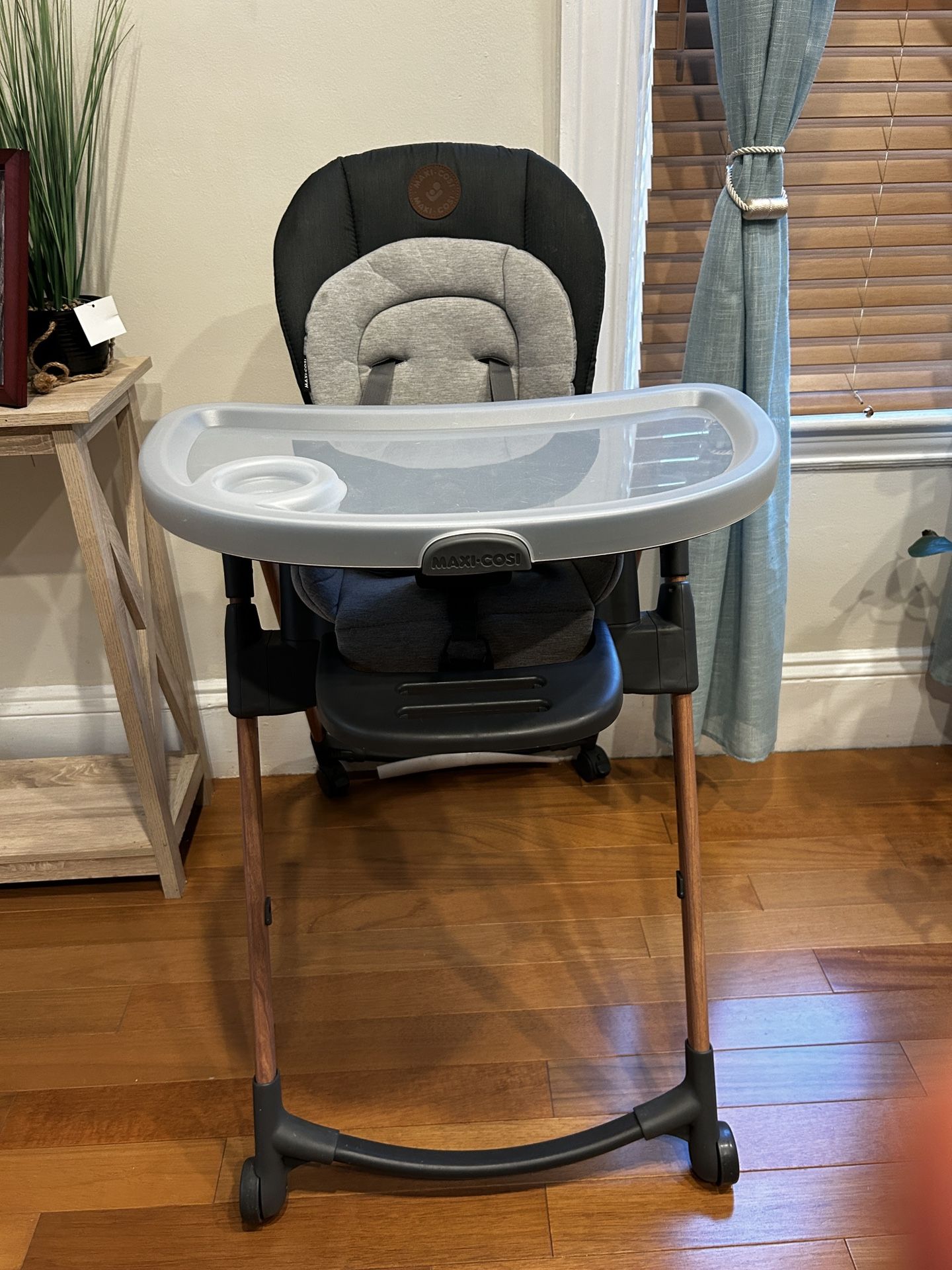 Stylish 6-In-1 High Chair 