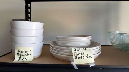Plates and bowls set