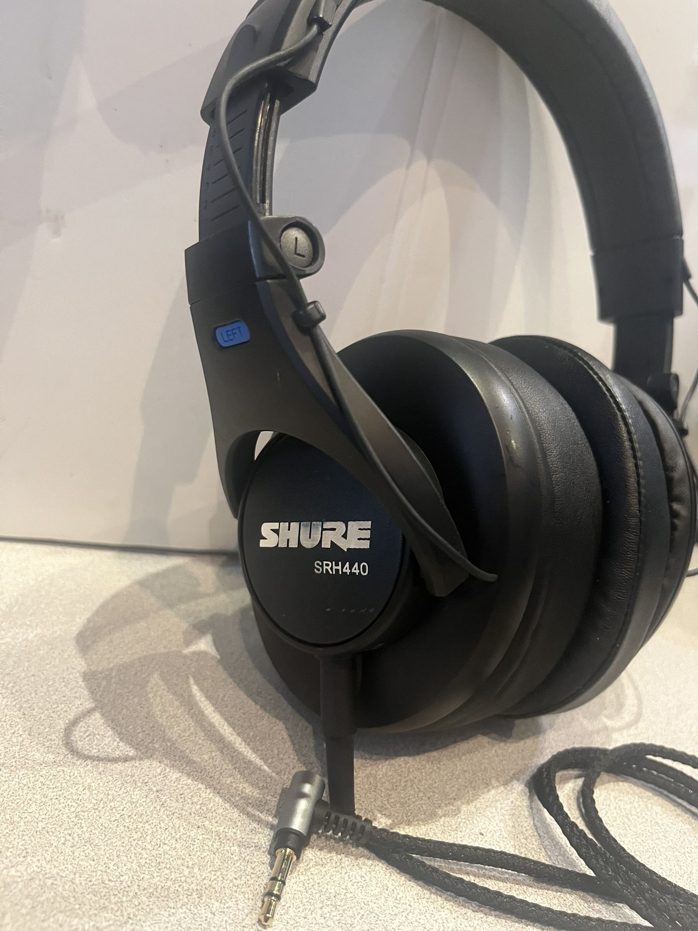 SHURE SRH440 professional, DJ wired Headphones