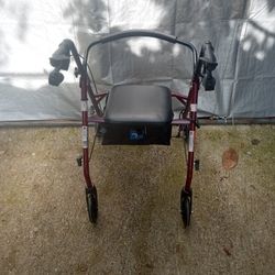 Medline: Seated Walker With Carry Pack And Hand breaks