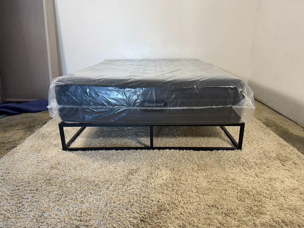 QUEEN Beautyrest Black Mattress - DELIVERY AVAILABLE