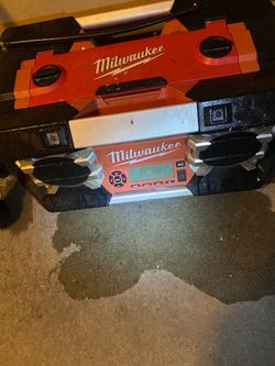 Milwaukee Jobsite Radio (Model 2790-20) - Heavy Duty