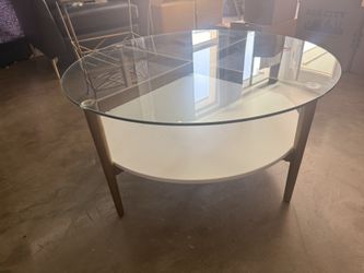 36’ Round glass coffee table