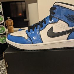 Jordan 1 Mid Signal Blue 🔵