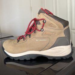 Columbia Women’s Hiking Boots Size 11