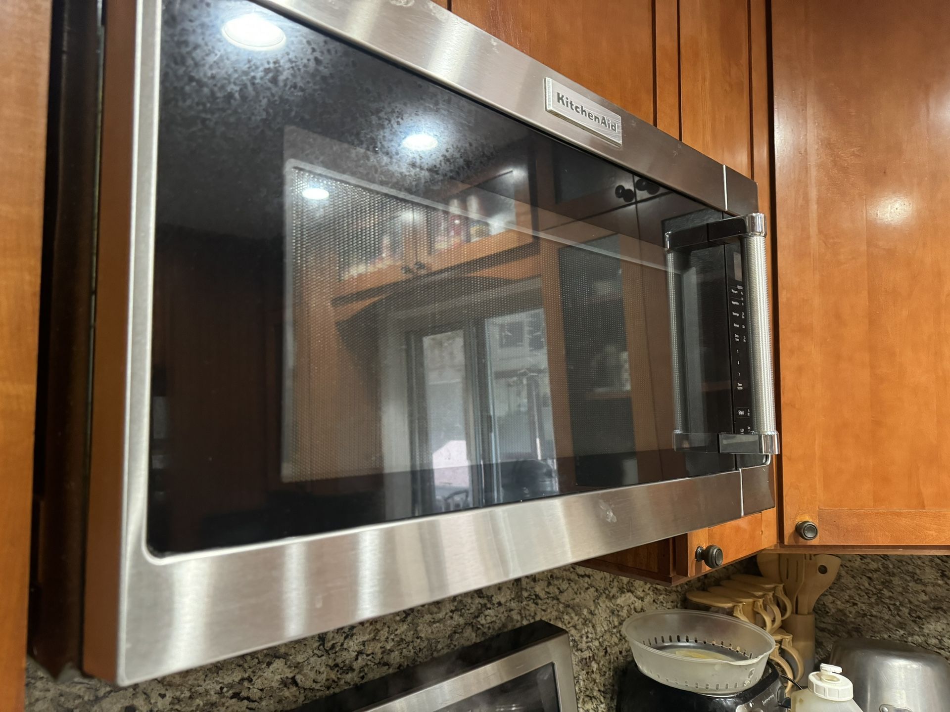 Kitchen Aid Overhood microwave 
