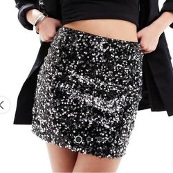 New WOMENS Sequin Skirt In Size 4 With Tags