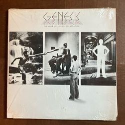 Genesis - The Lamb Lies Down on Broadway