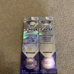 2 Crest 3D White Toothpastes