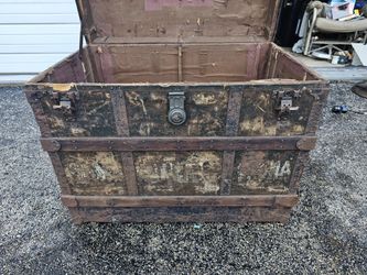 Vintage Haskell Bros Chicago trunk