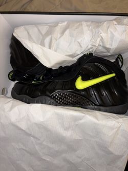 Foamposite Black/Voltage yellow