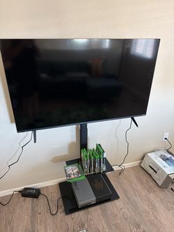 55 inch Flat Screen Smart TV with Mount Stand