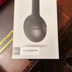 Bose QuietComfort® 35 wireless headphones