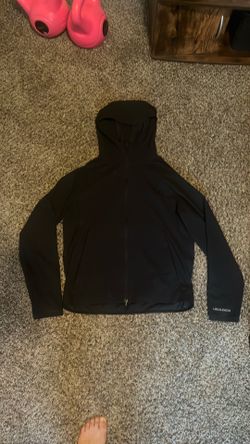 Lululemon winderbreaker