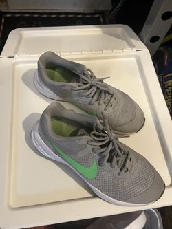Nike Sneaker Size 7Y Gray/Green