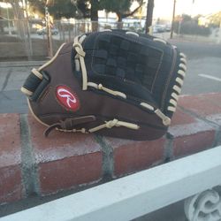 Rawlings Baseball Glove