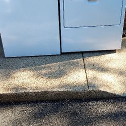 NEWER MODEL WHIRLPOOL WASHER AND DRYER 