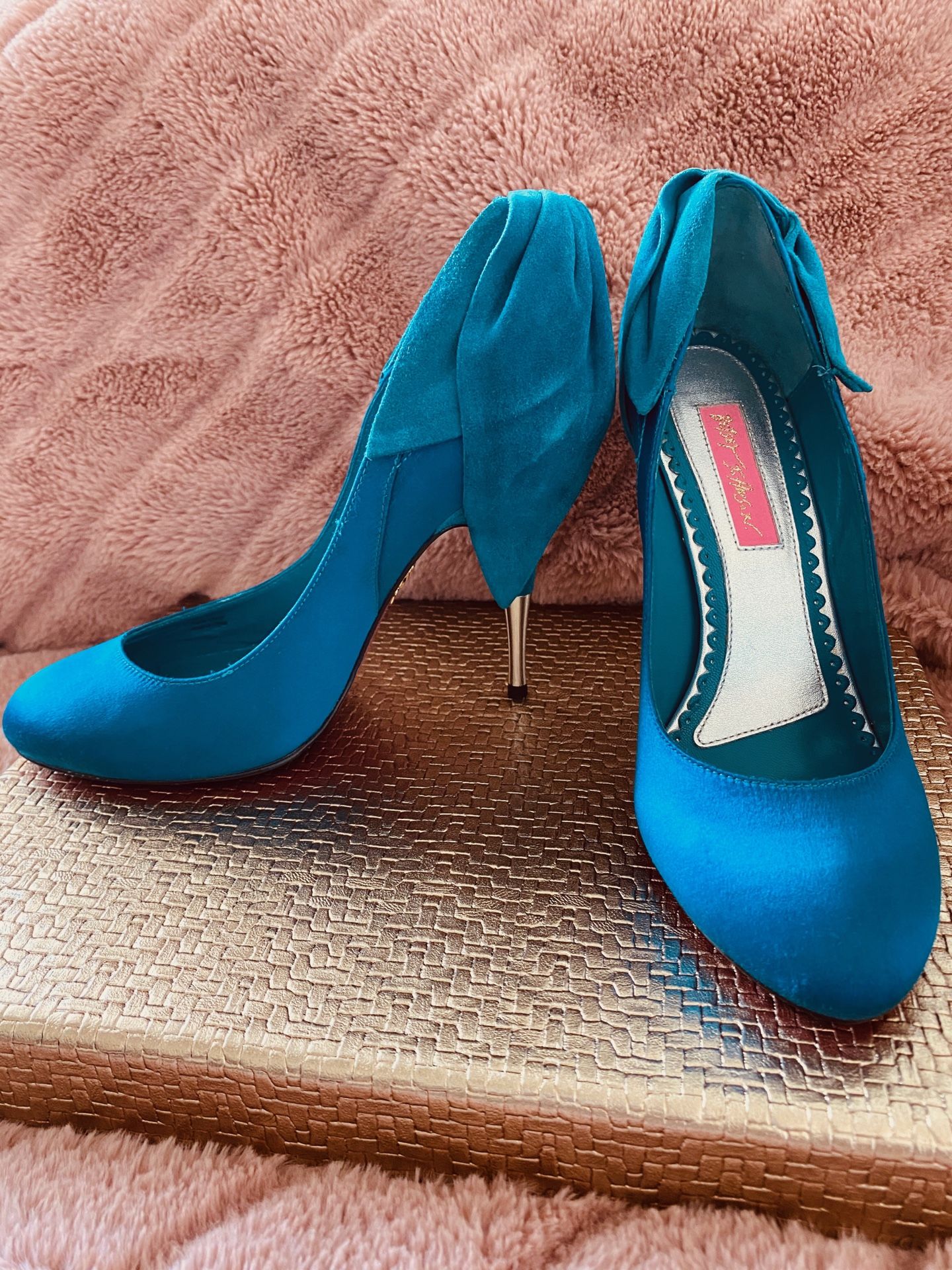 👠 Shoes Betsey Johnson- Turquoise. Brand New