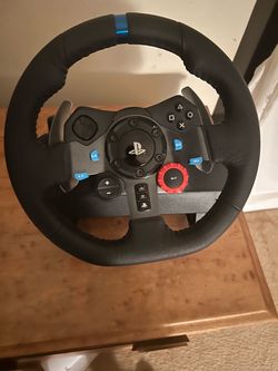 Gaming wheel (Logitech G29) With pedals.