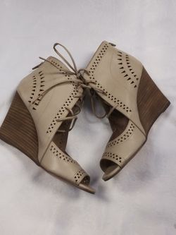 Sz 9.5 wedge sandals