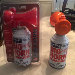 Fiamm AIR HORN ONE NEW, ONE USED. SOLD TOGETHER... PICK UP ONLY