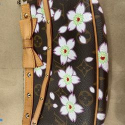 Louis Vuitton Vintage Monogram Pochette Purse.  