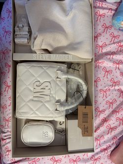 Steve Madden multi gift set