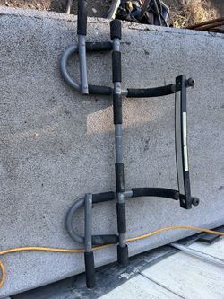 Pull Up Bar