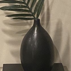 Matte Black Textured Ceramic Vase For Minimalistic Decor Including Silk Leaf H11” Without Leaf 