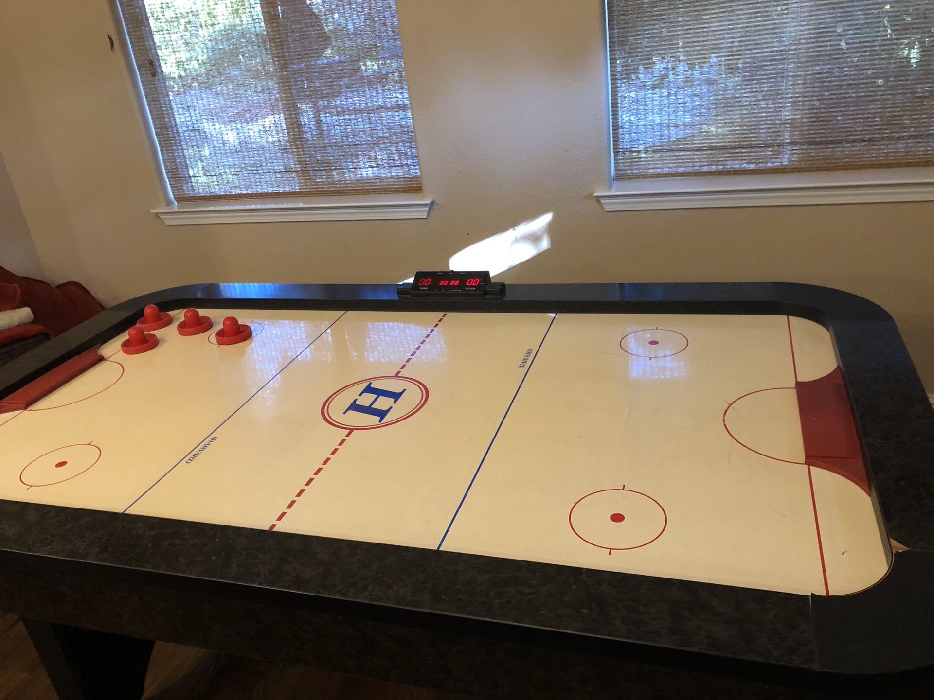 7’ Harvard electronic Air Hockey Table