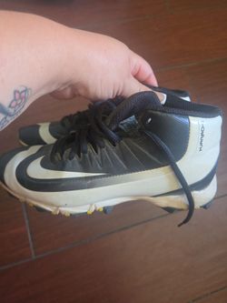 Boys nike baseball cleats