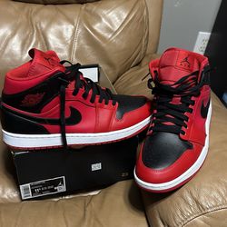 Air Jordan 1 Men’s Size 11.5 New Banned Bred Mid High