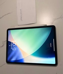 Apple iPad Pro 11” M2 (4th Gen) 128GB + Apple Pencil + Keyboard Case
