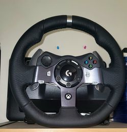 Logitech G920 Driving Force Racing Wheel, Floor Pedals, Shifter, & cockpit Stand (bundle)