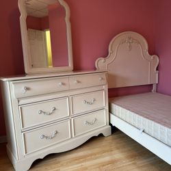 TWIN SIZE GIRL’S BEDROOM SET/JUEGO DE CUARTO DE NIÑA