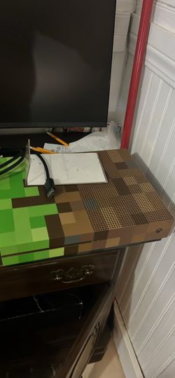 Xbox One S Minecraft Limited Edition Console