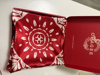 Chagee Red and White Silk Scarf Gift Set