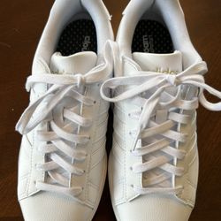 Women’s Court Shoes