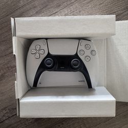 Sony DualSense Wireless Controller – PS5 (White)