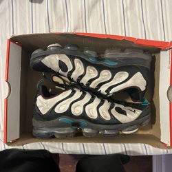 Vapormax Plus 