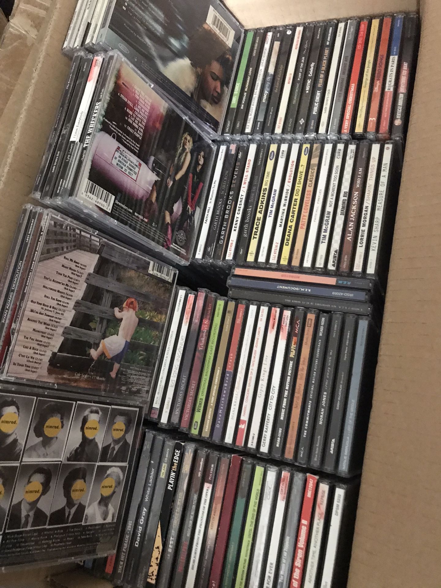 100 CDs 💿 from many genres. LOT Bulk price