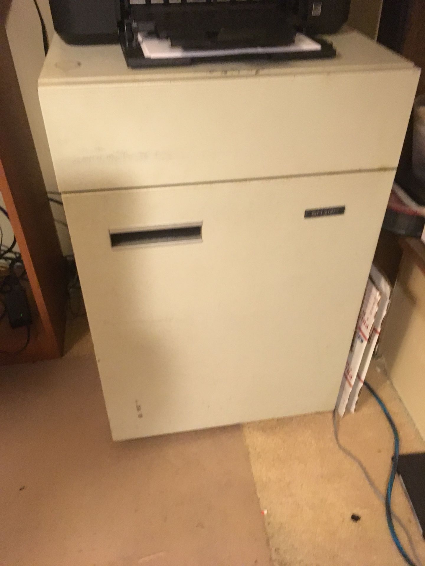 Metal cabinet on wheels for computer printer et. Reducing today $25