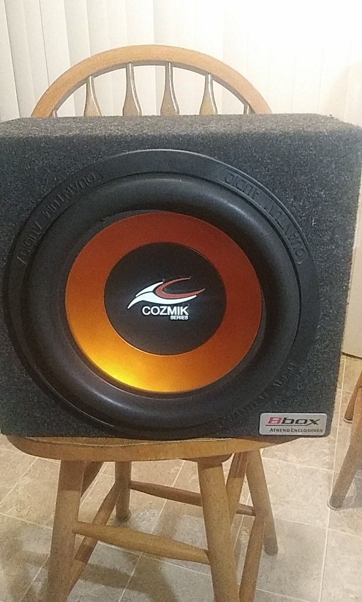 Quantum audio 1500 watt Cozmik series 12 inch subwoofer in box