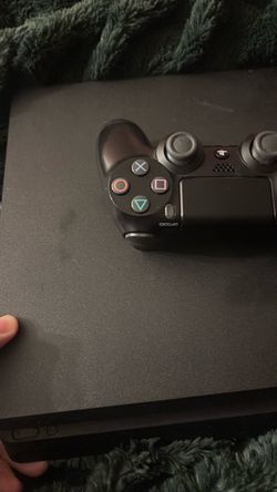 PlayStation 4 Console with DualShock 4 Controller